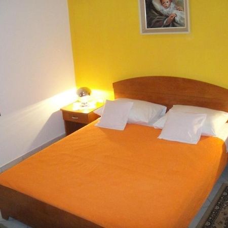 Apartments Ivan Orlic Vinisce Bagian luar foto