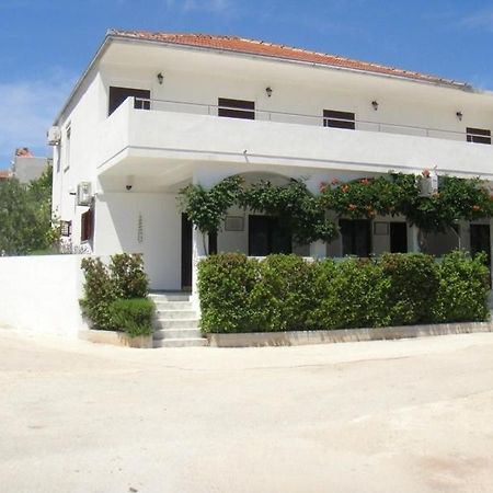 Apartments Ivan Orlic Vinisce Bagian luar foto