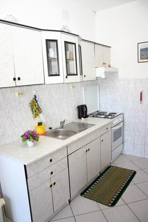 Apartments Ivan Orlic Vinisce Ruang foto