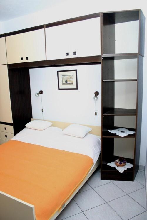Apartments Ivan Orlic Vinisce Ruang foto
