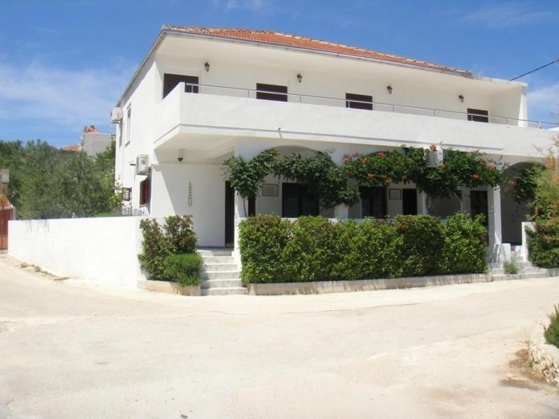 Apartments Ivan Orlic Vinisce Bagian luar foto